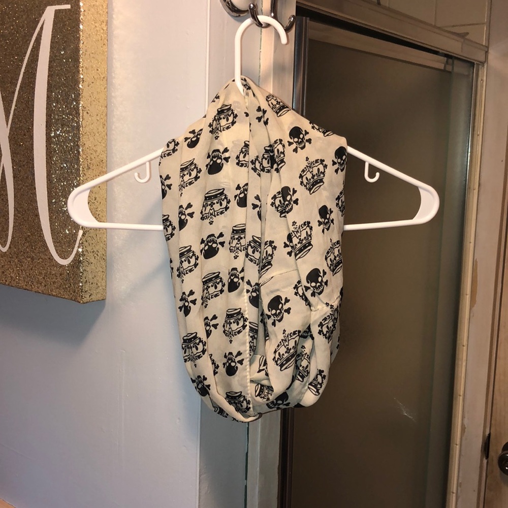 Skull Scarf